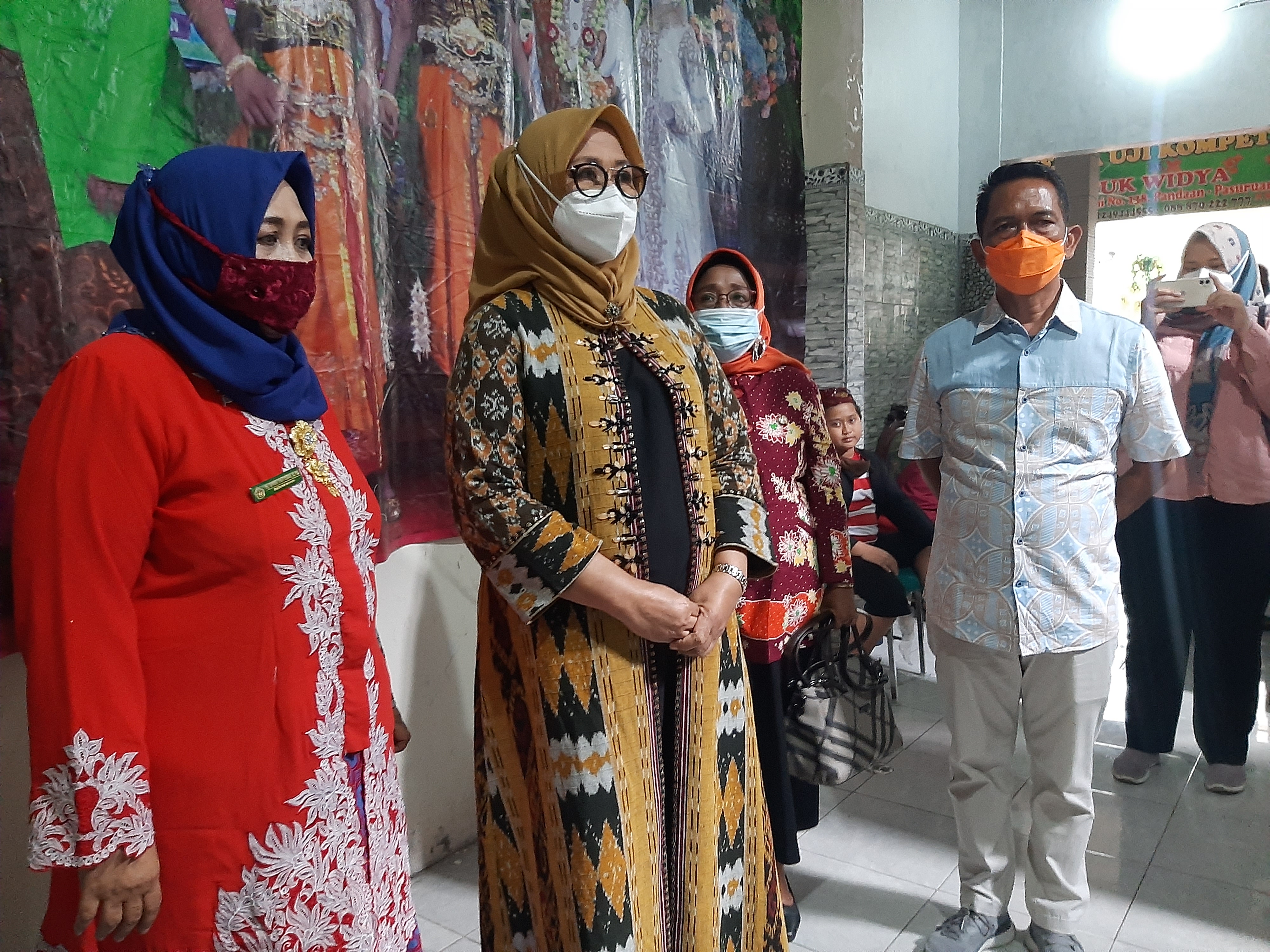 Dispendik dan DPRD Dukung Potensi Rias Manten Khas Pasuruan