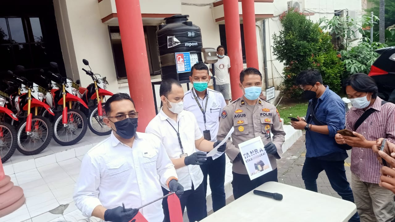 Sepasang Kekasih Muda Kompak Curi Motor